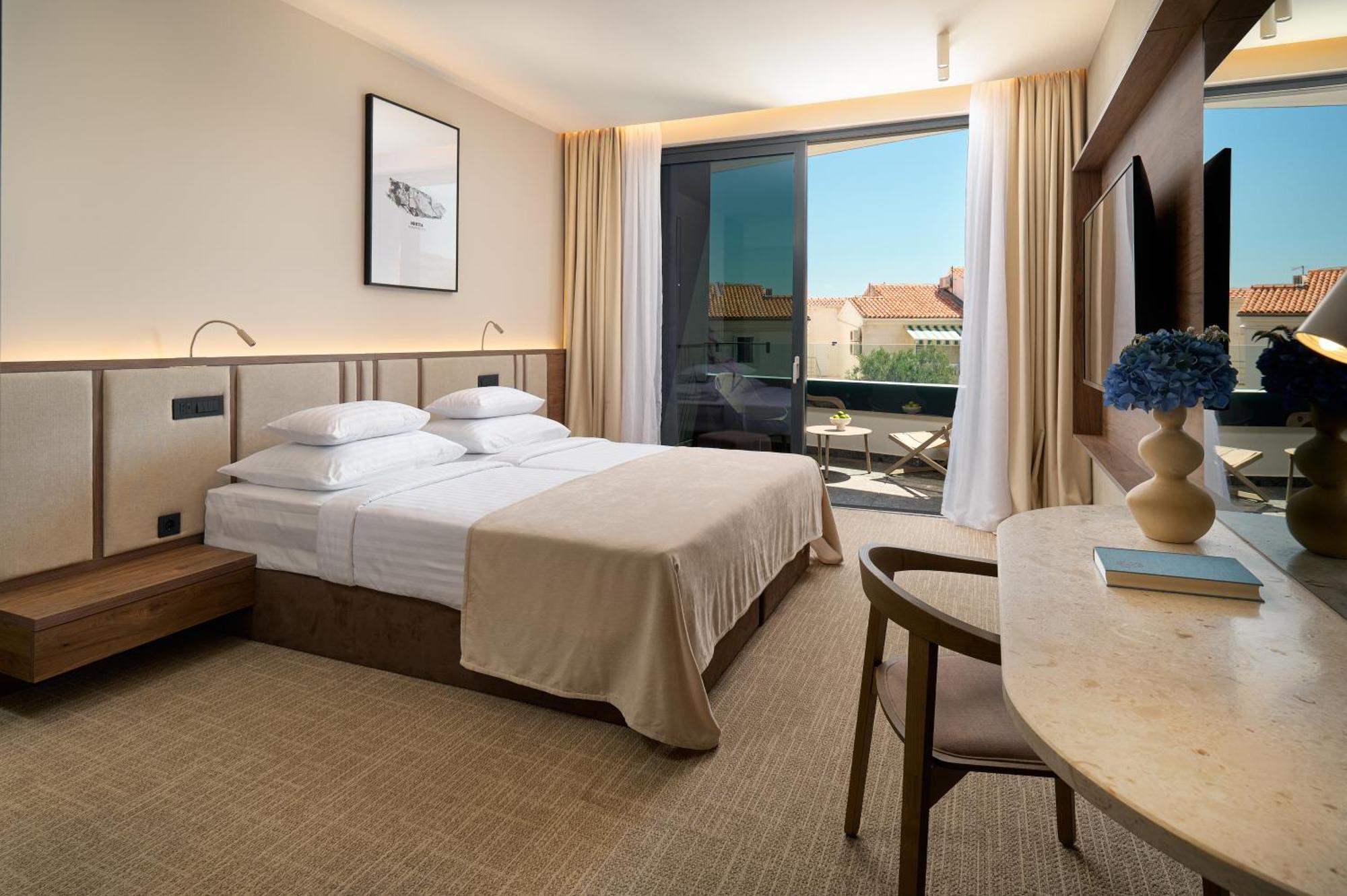 Superior Double or Twin Room with Side Sea View, Balcony